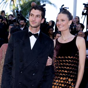 Mattias Dandois, Constance Jablonski - Montée des marches du film "El Ser Querido" lors du 79ème Festival International du Film de Cannes, le 16 mai 2026. © Olivier Borde / Bestimage