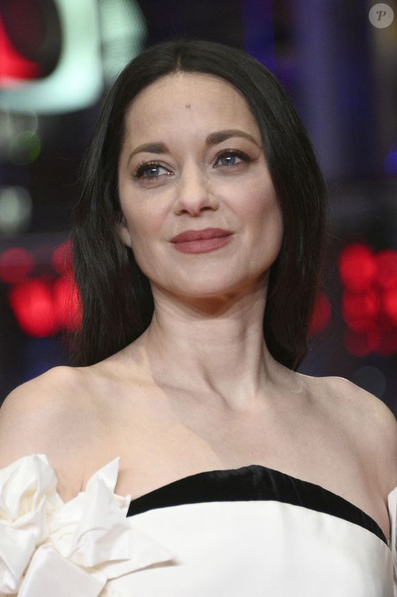 Et est engagée auprès de Greenpeace depuis 2001. 

Marion Cotillard - Première du film "The Ice Tower" lors de la 75ème édition du festival international du film de Berlin (La Berlinale 2025), le 16 février 2025. Action Press / Bestimage