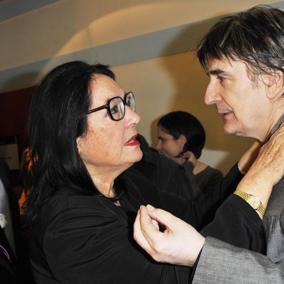 EXCLUSIF - EXCLUSIF
SERGE LAMA  NANA MOUSKOURI - SERGE LAMA FELICITES PAR SES AMIS DANS LES LOGES DE L'OLYMPIA APRES SON CONCERT