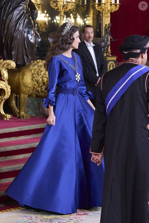 Le roi Felipe VI d'Espagne et la reine Letizia lors de la cérémonie d'accueil du sultan d'Oman Haïtham ben Tariq à Madrid le 4 novembre 2025. Photo par Cordon / Bestimage