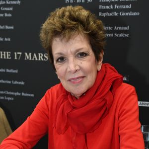 Avec le départ d'une telle icône de la météo, c'est une tempête d'amour et de tristesse qui balaye la France... 
Catherine Laborde - Salon du Livre à la Porte de Versailles de Paris, le 17 mars 2019. © Lionel Urman/Bestimage