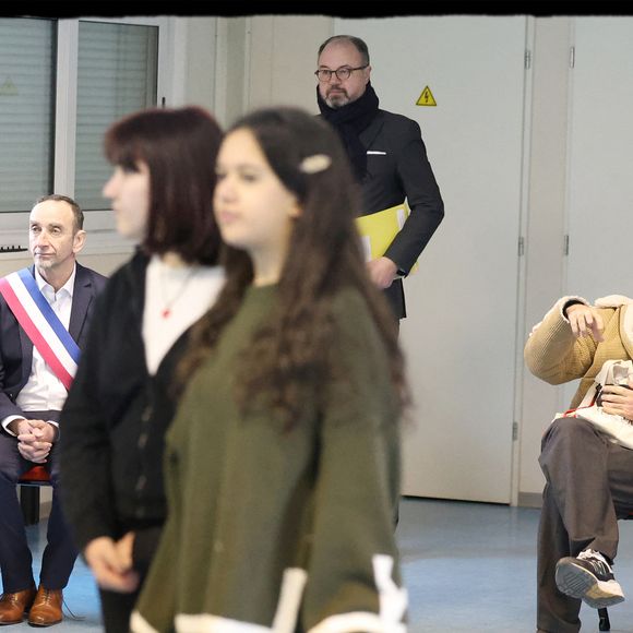 Exclusif - Rachida Dati, ministre de la Culture, en déplacement au lycée professionnel Théodore Monod, à Noisy le Sec, le 20 janvier 2025, aux côtés de Benjamin Millepied. © Alain Guizard / Bestimage