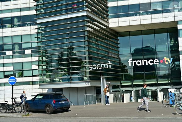 42 % des salariés ont répondu au questionnaire.

Illustration du siège de France Télévisions à Paris, France, le 29 septembre 2025. France Télévisions aborde une rentrée particulièrement houleuse, sur fond d’attaques frontales visant l’audiovisuel public.
 © Christian Liewig/Bestimage