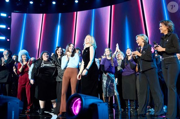 Exclusif - Catherine Ringer, Barbara Butch, Yael Naim, Axelle Saint-Cirel, Solann, Muriel Robin, Anne Le Nen, Suzane, Emma Peters, Anne Sila, Gaetan Roussel, Julie Gayet, Philippine Lavrey, Nolwenn Leroy, Lara Fabian, Vitaa - Enregistrement du concert "Nos voix pour toutes", au profit de La fondation des femmes, à l'Adidas Arena à Paris, diffusée le 11 décembre sur TMC
© Cyril Moreau-Coadic Guirec / Bestimage