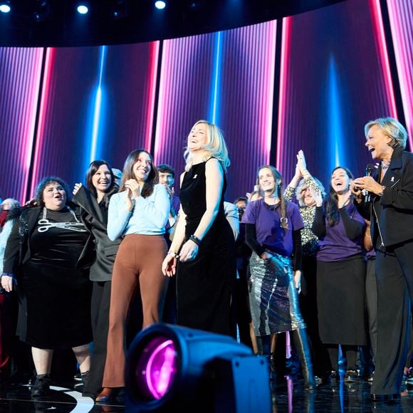 Exclusif - Catherine Ringer, Barbara Butch, Yael Naim, Axelle Saint-Cirel, Solann, Muriel Robin, Anne Le Nen, Suzane, Emma Peters, Anne Sila, Gaetan Roussel, Julie Gayet, Philippine Lavrey, Nolwenn Leroy, Lara Fabian, Vitaa - Enregistrement du concert "Nos voix pour toutes", au profit de La fondation des femmes, à l'Adidas Arena à Paris, diffusée le 11 décembre sur TMC
© Cyril Moreau-Coadic Guirec / Bestimage