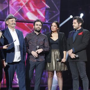 Louis Chedid est à la tête d'une vraie famille d'artiste...
Louis Chedid et ses enfants Joseph Chedid, Anna Chedid et Matthieu Chedid - Cérémonie des 31ème Victoires de la Musique au Zénith de Paris. Christophe Aubert via Bestimage