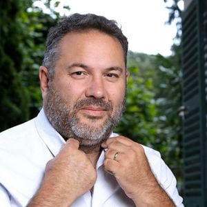 Info du 5 octobre 2023 - Bruce Toussaint quitte BFMTV pour la future matinale de TF1 - Rendez-vous avec Bruce Toussaint lors de la 5ème édition des écrivains chez Gonzague Saint Bris à Chanceaux-près-Loches le 27 août 2023.

© Cédric Perrin / Bestimage