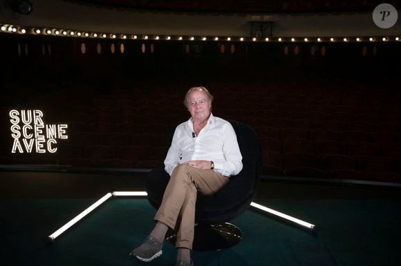 Légende : Exclusif - Michel Leeb lors du tournage de "Sur Scène Avec" à Paris, France, le 25 octobre 2024. © Jack Tribeca /Bestimage