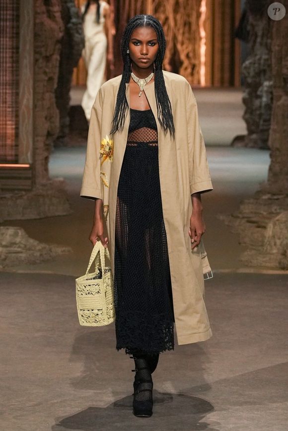 Défilé de la collection prêt-à-porter Dior printemps été 2023 lors de la Fashion Week de Paris. M.Grazia Chiuri (directrice artistique de Dior) apparaît sur le podium à la fin du défilé. Le 27 septembre 2022.