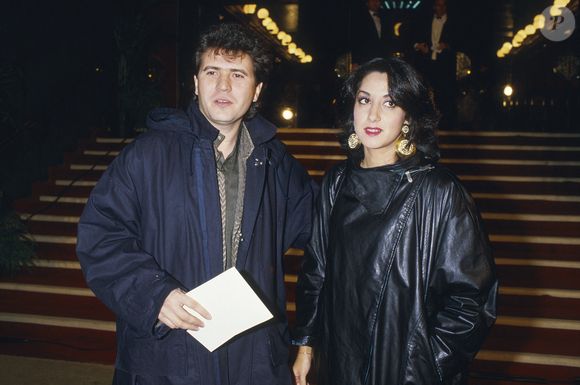 Il était au Paris-Dakar il y a 29 ans

Daniel Balavoine et sa compagne Corinne a la première édition des Victoires De La Musique a Paris, France, le 23 novembre 1985. Photo by Pascal Baril/ABACAPRESS.COM