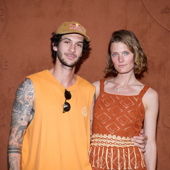 Constance Jablonski et Matthias Dandois au Village lors des Internationaux de France de tennis de Roland Garros à Paris. Le 31 mai 2023 © Cyril Moreau / Bestimage
