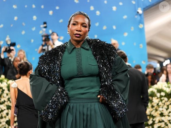 Elle a déclaré : "Mon fiancé est ici et il m'a vraiment encouragée à continuer à jouer".

Venus Williams au Met Gala à New York. 

Photo : Backgrid USA / Bestimage
