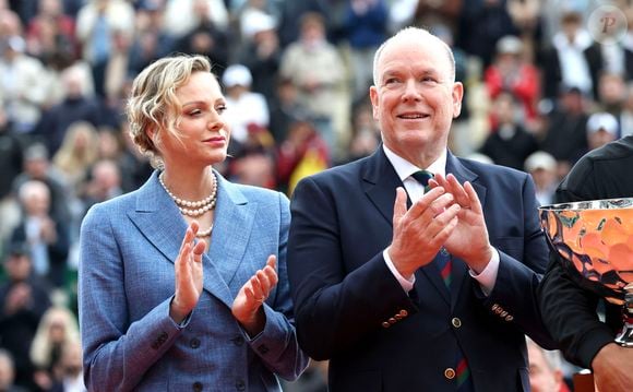 La princesse Charlene de Monaco, le prince Albert II de Monaco - Finale de la 118ème édition du Rolex Monte-Carlo Masters, au Monte-Carlo Country Club à Roquebrune Cap Martin, le 13 avril 2025. L'espagnol Carlos Alcaraz a battu l'italien Lorenzo Musetti 3-6 / 6-1 / 6-0. © Claudia Albuquerque/ Bestimage