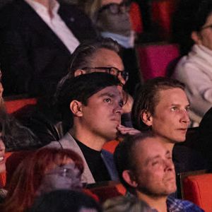 Exclusif - Alain-Fabien Delon et Laura Bensadoun lors de la soirée hommage Ciné-concert symphonique "Alain Delon, le dernier Samouraï" au palais des congrès à Paris le 8 novembre 2024 le jour de son anniversaire. Pour cette soirée, le chef d'orchestre Vahan Mardirossian a dirigé l'orchestre symphonique de Douai.

© Moreau / Jacovides / Bestimage