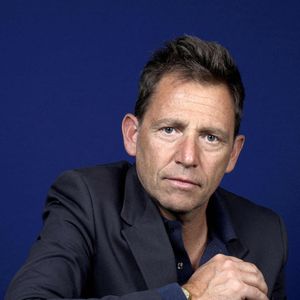 Daniel Riolo pose lors d'une séance de portrait à Paris, France, le 20 mars 2022. Photo par VIM/ABACAPRESS.COM