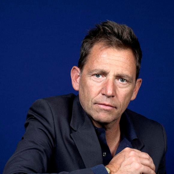 Daniel Riolo pose lors d'une séance de portrait à Paris, France, le 20 mars 2022. Photo par VIM/ABACAPRESS.COM