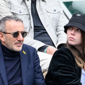 Il a toutefois pu partager un moment simple avec son enfant

Elie Semoun assiste aux Internationaux de France 2024 à Roland Garros le 2 juin 2024 à Paris, France. Photo par Laurent Zabulon/ABACAPRESS.COM