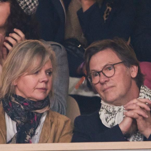 Et à toute la famille de passer des moments paisibles.

Laurent Romejko et są femme Sylvie Bazyn dans les tribunes des Internationaux de France de tennis de Roland Garros 2024 à Paris, France, le 1er juin 2024. © Jacovides-Moreau/Bestimage