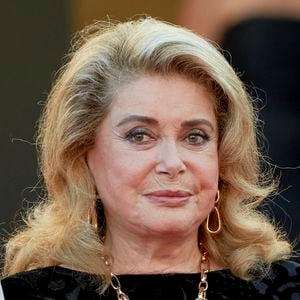 Catherine Deneuve - Montée des marches du film « De son vivant » lors du 74ème Festival International du Film de Cannes. Le 10 juillet 2021
© Borde-Jacovides-Moreau / Bestimage