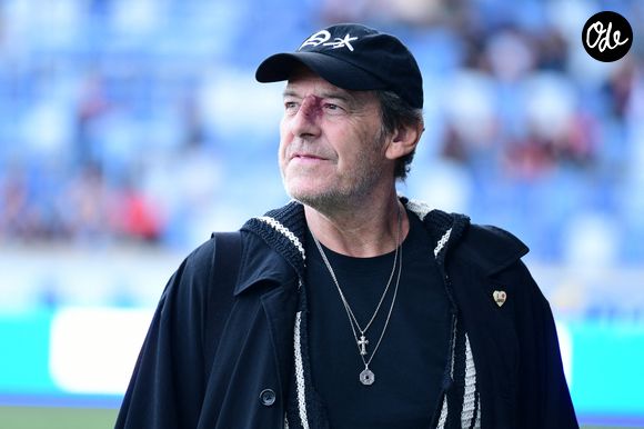 Jean-Luc Reichmann - Célébrités présentes lors du match de gala caritatif opposant l’équipe de Nico Capone à celle de Redouane Bougheraba au profit des fondations Théodora et Terres d’’espoir en faveur des enfants hospitalisés et des personnes en difficulté au stade de la Tuilière  à Lausanne, en Suisse, le 6 septembre 2025. © Romain Doucelin/Bestimage