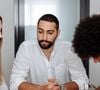 L’enthousiasme peut également expliquer les interruptions : certaines personnes veulent simplement participer et rebondir sur la conversation.

Pexels