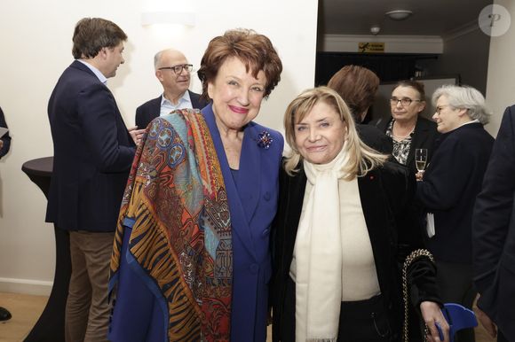 Exclusif - Roselyne Bachelot et Luce Perrot - M.L.D.Lacharrière recevait B.Sansal pour le premier dîner de la Revue des Deux Mondes de l'année - De nouveau libre, B.Sansal répondait à l'invitation de M.L.D.Lacharrière à venir témoigner, lançant ainsi un appel à s'engager en faveur de la transmission et à raviver l'esprit des Lumières.
 
Un discours à la fois touchant et inspirant pour la grande assemblée venue écouter l'écrivain ce soir-là. La culture et surtout les lettres étaient naturellement largement représentées, avec l'ancienne ministre R.Bachelot, le Chancelier de l'Institut de F.X Darcos, le président de la Fondation de France P.Sellal, l'écrivain et prix Goncourt 2024 K.Daoud, l'historien de l'art et académicien des beaux-arts A.Goetz, les éditorialistes F.O Giesbert et F.d'Orcival, ou encore la productrice Y.Benguigui.
 
La porte-parole du Gouvernement M.Bregeon, mais aussi les ambassadeurs du Brésil et de Suisse assistaient également à cette soirée exceptionnelle, dédiée à la liberté et à l'engagement. Paris le 20/01/2026.
© Jack Tribeca / Bestimage