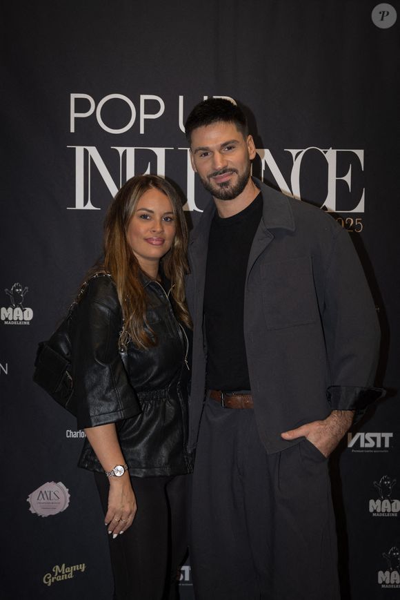 Jordan Mouillerac et sa compagne Jessica - Photocall du pop up store influence à Paris le 12 octobre 2025. © Florent Lavieille - Rachid Bellak / Bestimage