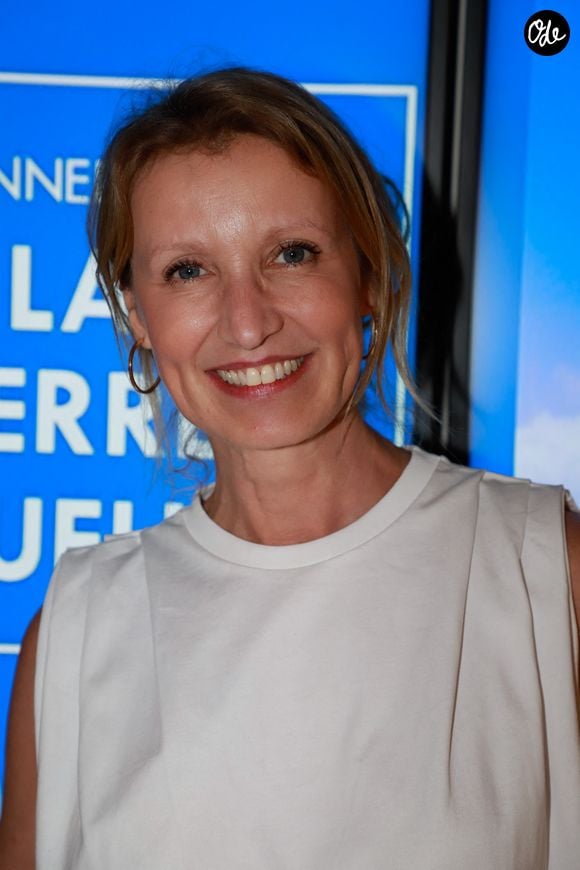 Alexandra Lamy lors de la première du film "Compostelle" au cinéma Le Grand Palace aux Sables-d'Olonne le 19 mars 2026.

© Noël Carrier / Bestimage