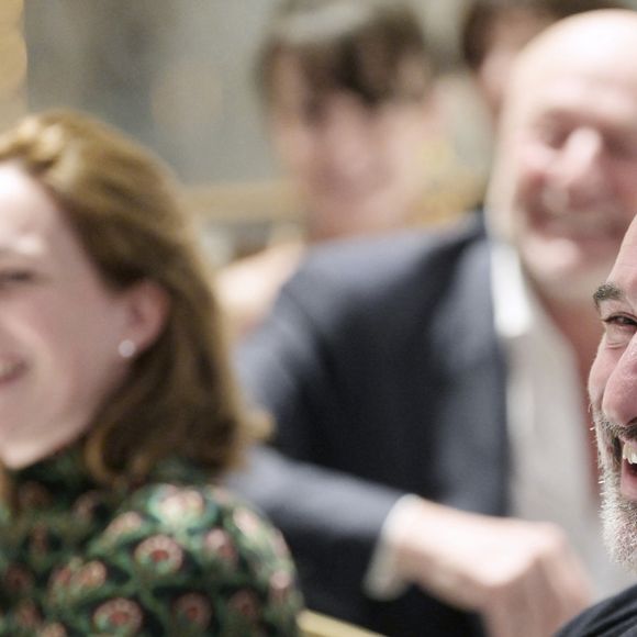 Jean Dujardin et sa femme Nathalie Péchalat (nouvelle présidente de l'association "Premiers de Cordée") - Dîner de charité Breitling à la Samaritaine pour l’association "Premiers de Cordée" à Paris le 4 avril 2024. © Rachid Bellak/Bestimage