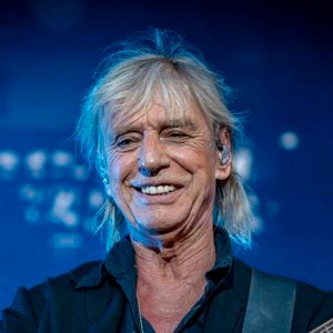 Jean-Louis Aubert se produit sur la scène du festival "Printemps de Pérouges" au château de Saint-Maurice-de-Rémens (01 - France) le 25 juin 2026. Photo Sandrine Thesillat / PsNewZ / Bestimage