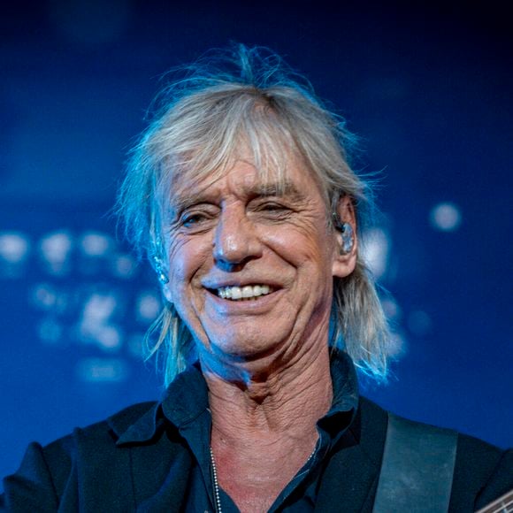 Jean-Louis Aubert se produit sur la scène du festival "Printemps de Pérouges" au château de Saint-Maurice-de-Rémens (01 - France) le 25 juin 2026.  Photo Sandrine Thesillat / PsNewZ / Bestimage