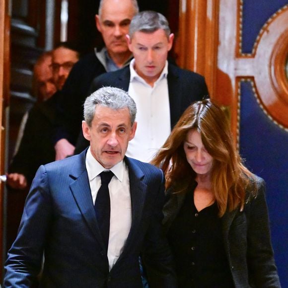 Carla Bruni est venue soutenir son mari Nicolas Sarkozy lors de son interrogatoire par la cour d'appel de Paris dans le cadre du procès du financement libyen de sa campagne de 2007.
Paris le 7 avril 2026
© Christian Liewig / Bestimage