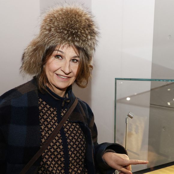 Exclusif - Valérie Lemercier - Vernissage de l'exposition "Liaisons dangereuses & Métamorphoses" du créateur Elie Top à l'occasion de ses 10 ans de création chez Christie's à Paris le 27 janvier 2025. © Denis Guignebourg/BestImage