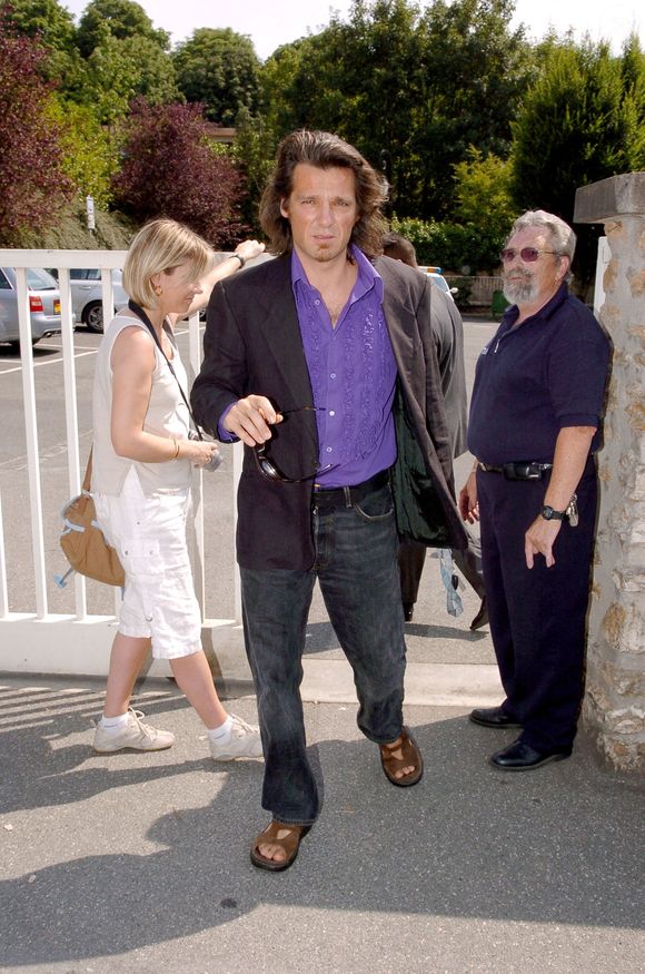 Yvan le Bolloc'h assiste au mariage de l'acteur français Bruno Solo ( Lassalle) et de Véronique Clochepin à la mairie de Saint-Germain-Les-Corbeil, France, le 24 juin 2005. Photo par Bruno Klein/ABACA.