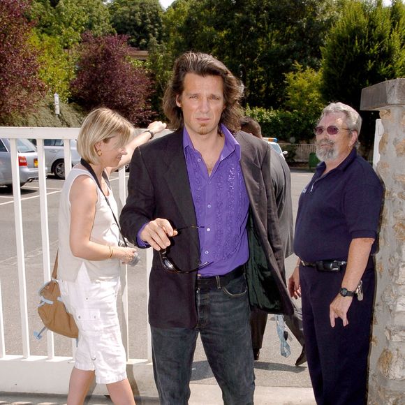 Yvan le Bolloc'h assiste au mariage de l'acteur français Bruno Solo ( Lassalle) et de Véronique Clochepin à la mairie de Saint-Germain-Les-Corbeil, France, le 24 juin 2005. Photo par Bruno Klein/ABACA.