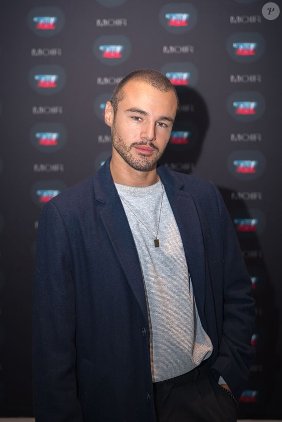 Il privilégie désormais ses projets personnels, qu’il juge incompatibles avec l’émission.

Anthony Colette au photocall de l'inauguration officielle du labo immersif TOI à l'hôtel Marriott à Paris le 17 septembre 2025.

© Florian Lavielle / Bestimage
