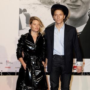Mélanie Thierry et son compagnon le chanteur Raphael - Cérémonie d'ouverture du Festival Lumière 2021 à Lyon le 9 octobre 2021.
© Dominique Jacovides / Bestimage