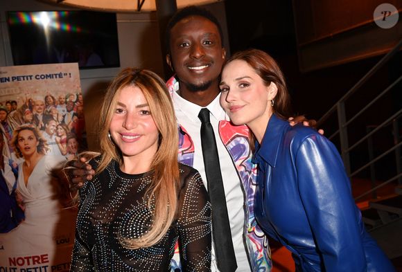 Ahmed Sylla, Camille Lou et Lola Marois lors de l'avant-première du film "Notre tout petit mariage" à l'UGC Bercy à Paris le 25 avril 2023.

Photo par Veeren / Bestimage