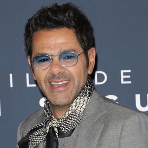 Sur le cliché publié dans sa story par Jamel Debbouze, on le voit, une casquette vissée sur la tête lui cachant les yeux, tout sourire, aux côtés sa fille : l'adolescente, qui a bien grandi, a les mains sur son visage, visiblement surprise...

Jamel Debbouze - Première du film "Mercato" au cinéma "Le Grand Rex" à Paris, le 17 février 2025. © Guirec Coadic/Bestimage