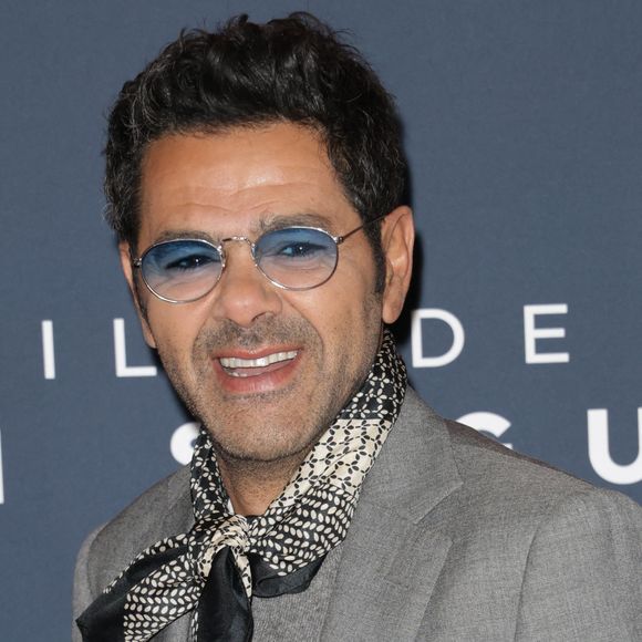 Sur le cliché publié dans sa story par Jamel Debbouze, on le voit, une casquette vissée sur la tête lui cachant les yeux, tout sourire, aux côtés sa fille : l'adolescente, qui a bien grandi, a les mains sur son visage, visiblement surprise...

Jamel Debbouze - Première du film "Mercato" au cinéma "Le Grand Rex" à Paris, le 17 février 2025. © Guirec Coadic/Bestimage