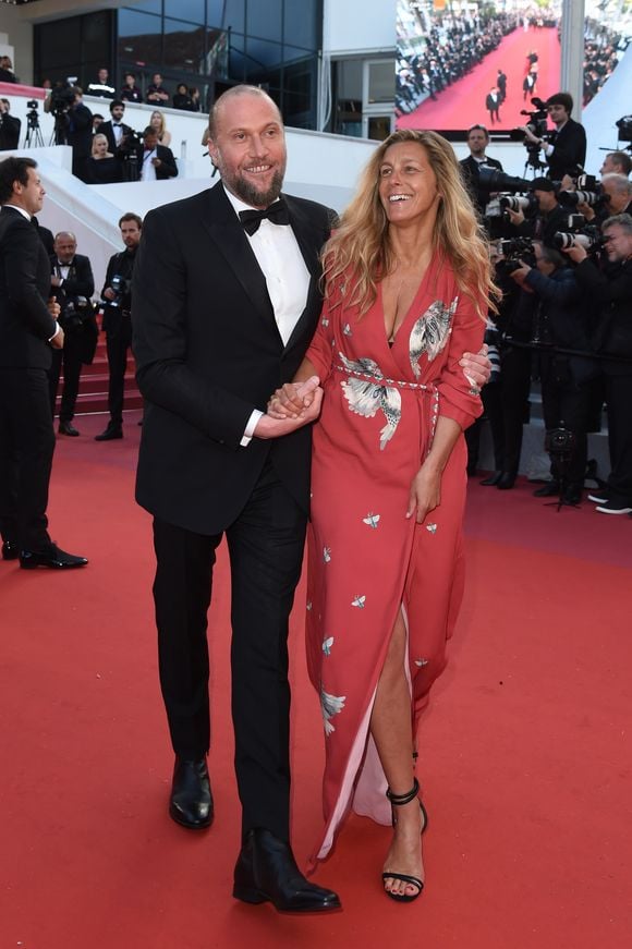 François Damiens et sa compagne - Montée des marches du film « Le Grand Bain » lors du 71ème Festival International du Film de Cannes. Le 13 mai 2018 
© Giancarlo Gorassini / Bestimage