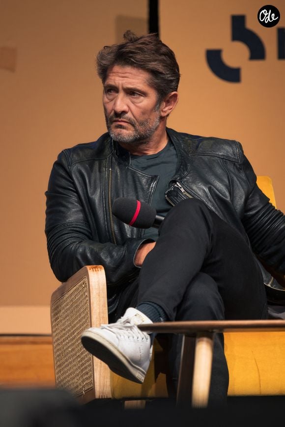 Tout en affichant sa silhouette toujours aussi athlétique dans une vidéo, il écrit en légende :

Bixente Lizarazu  - Journée "Demain le sport" à la Maison de la Radio et de la Musique à Paris le 7 Octobre 2025. © Florian Lavielle/Bestimage
