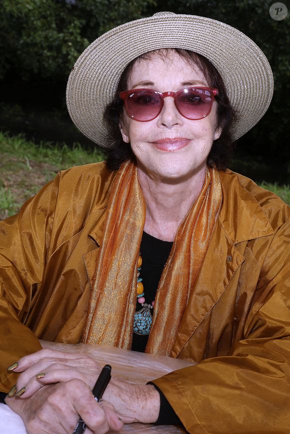 Anny Duperey - 29ème édition de la Forêt des livres devenue Les écrivains chez Gonzague Saint-Bris à Chanceaux-près-Loches le 31 aout 2025. © Cédric Perrin/Bestimage