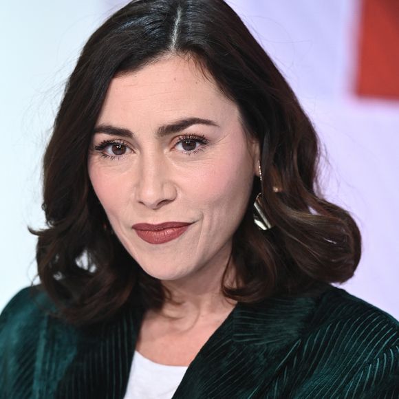 Une histoire intimement liée aux propres angoisses maternelles de l'autrice face au temps qui file à toute vitesse.

Exclusif - Olivia Ruiz - Enregistrement de l'émission "Vivement Dimanche" au Studio Gabriel à Paris, présentée par M.Drucker  sur France 3
© Guillaume Gaffiot / Bestimage