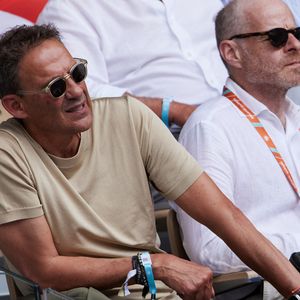Julien Courbet - Célébrités en tribunes des Internationaux de France de tennis de Roland Garros 2023 à Paris le 11 juin 2023. © Jacovides-Moreau/Bestimage