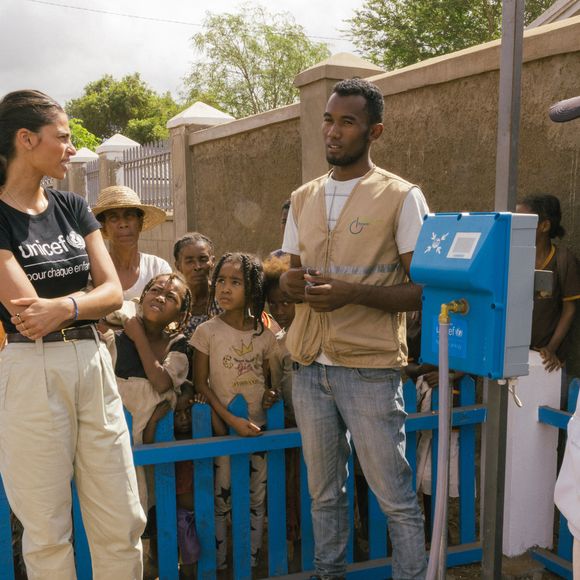 Devenue maman en janvier 2025, elle poursuit également un nouveau projet autour du bien-être.

Tatiana Silva est en mission pour l'Unicef dans le sud de Madagascar en Avril 2023.

© Arnaud Juherian / Unicef via Bestimage