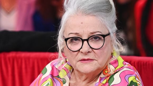 Une photo de vacances de Josiane Balasko a fait sensation, les commentaires sont unanimes