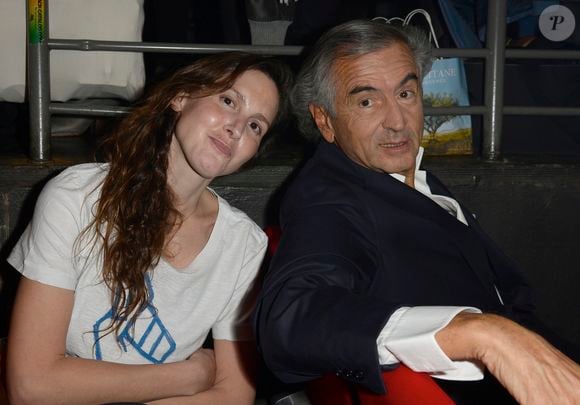 Justine Lévy et son père Bernard-Henri Lévy -  People assistent au concert de Arielle Dombasle à la Cigale à Paris le 4 novembre 2015. © Guirec Coadic / Bestimage