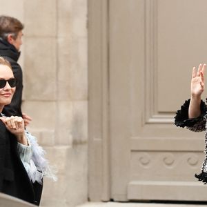 Vanessa Paradis et sa fille Lily-Rose Depp - Les célébrités au défilé Chanel 2 "Collection Haute Couture Printemps/Eté 2025" lors de la Fashion Week de Paris (PFW), le 28 janvier 2025