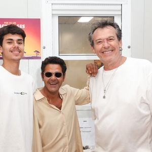 Jamel Debbouze avait raconté en 2018 dans "Sept à huit" les circonstances touchantes de ce choix.

Jean-Luc Reichmann, Jamel et Leon Debbouze lors de la 3ème édition du festival L’Humour à la Plage à Juan les Pins, France, le 26 juin 2026. 

© Bebert-Tribeca/Bestimage